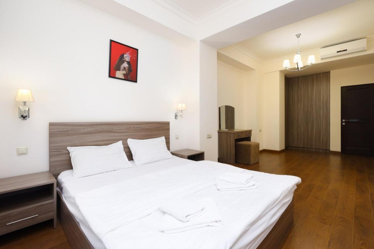 Stay Inn-Apartments On Buzand 17 Ереван Екстериор снимка