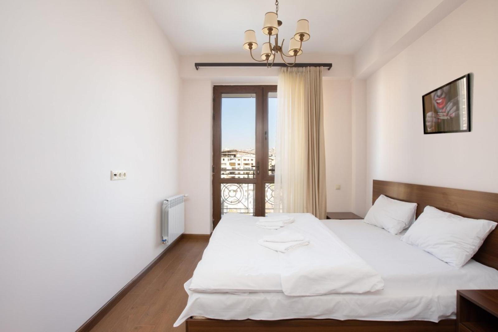 Stay Inn-Apartments On Buzand 17 Ереван Екстериор снимка
